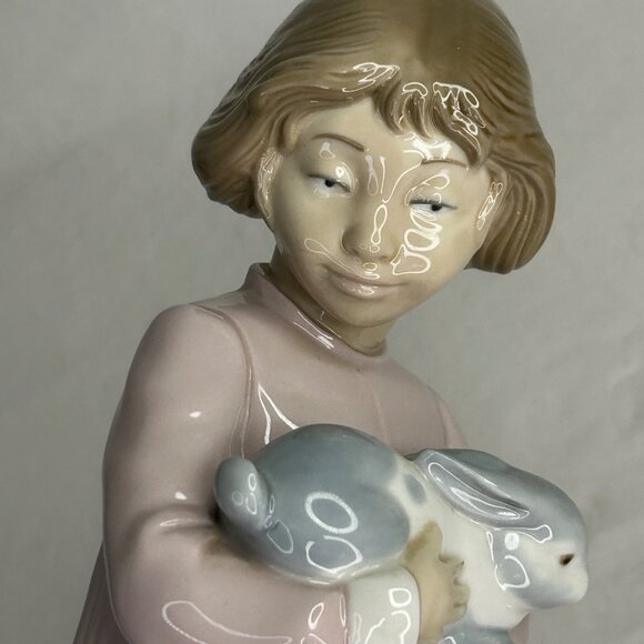 Nao By Lladro Girl W/ Bunny Figurine Porcelain Collectible 13" - Picture 3 of 10